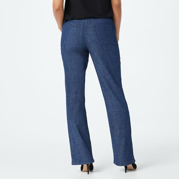 LOGO by Lori Goldstein Lightweight Bootcut 5-Pocket Jeans A375032 NWT Size 16 - Picture 7 of 7